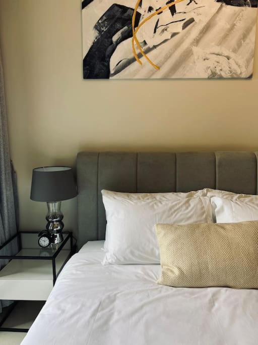 Vera Residences By Damac I 1Br Luxury Aparthotel ดูไบ ภายนอก รูปภาพ
