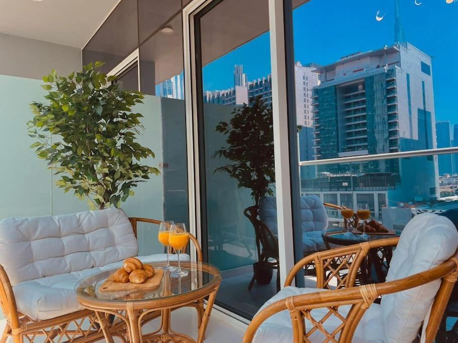 Vera Residences By Damac I 1Br Luxury Aparthotel ดูไบ ภายนอก รูปภาพ